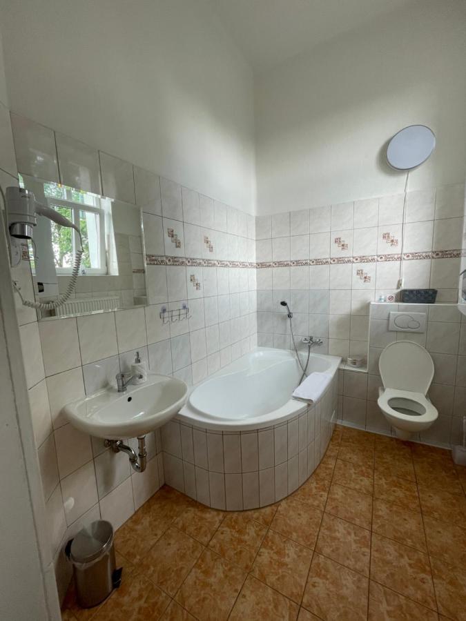 Apartmany Vila Tyniste Tyniste nad Orlici ภายนอก รูปภาพ